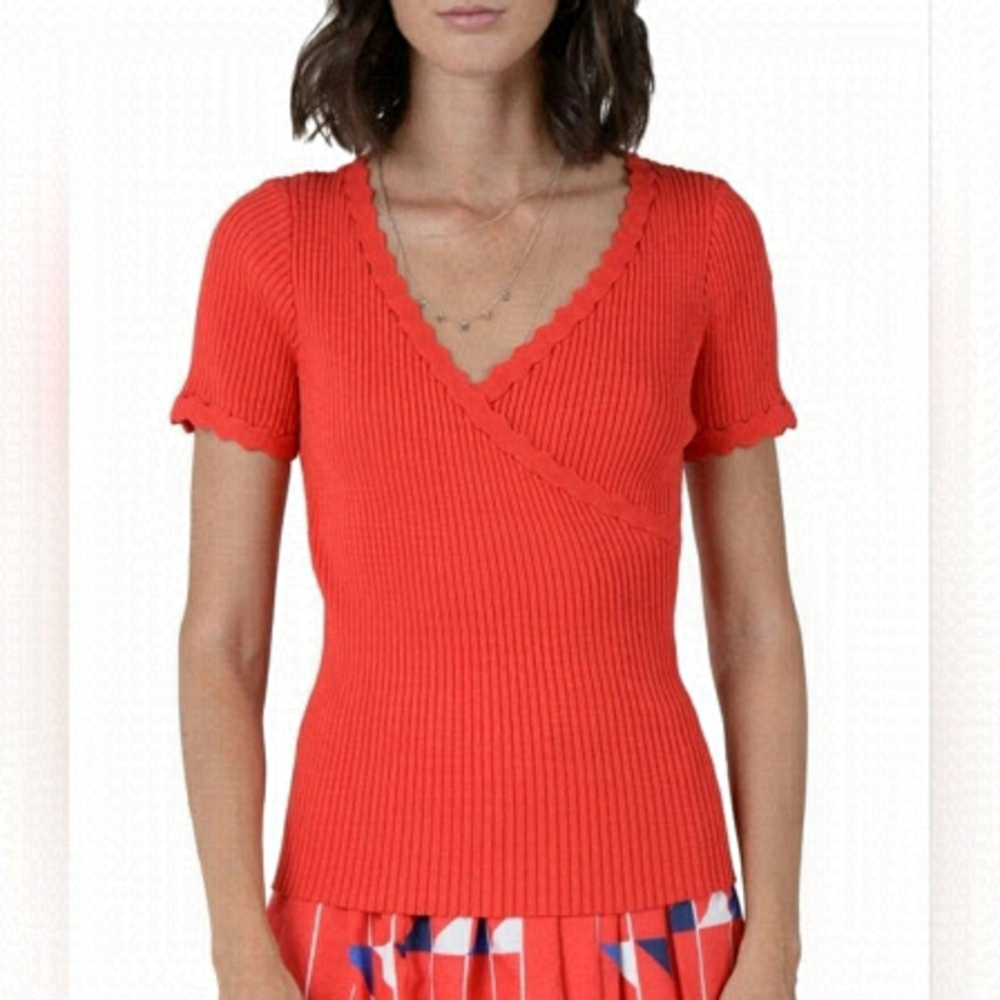 Molly bracken ribbed scalloped‎ v-neck sweater in red